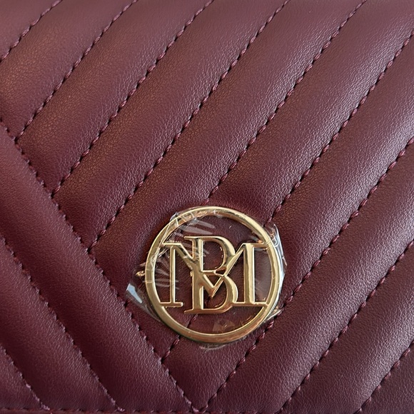 Sold - Picture 2 of 8